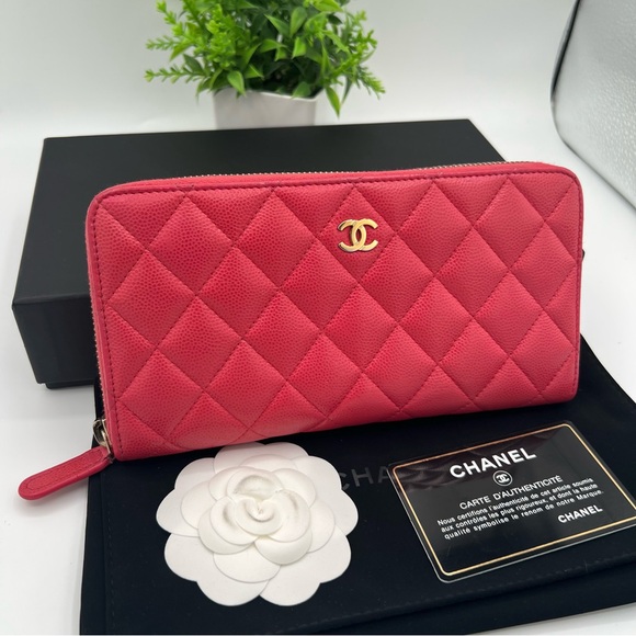 Chanel quilted caviar skin zip around wallet in box ❤️ - Picture 1 of 14